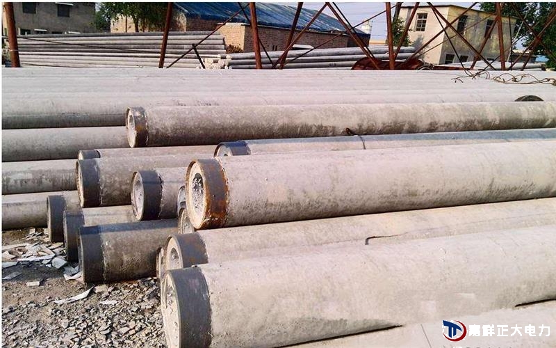 電線桿可選整桿，可斷開增加法蘭連接器，自身長短可隨意定制，方便運(yùn)輸